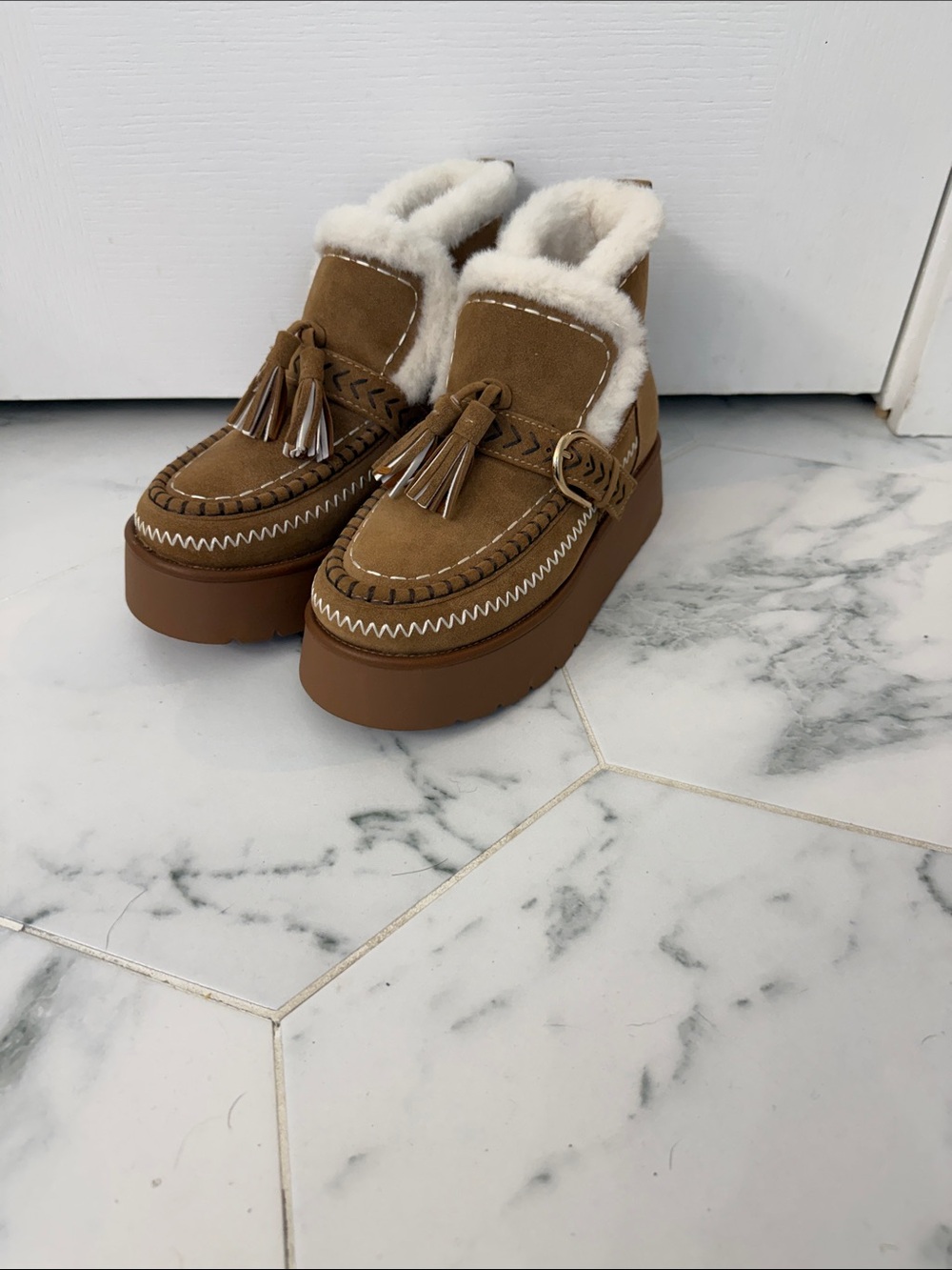 Universal Thread Tan Suede Tassel Moccasin with Shearling Trim NWOB